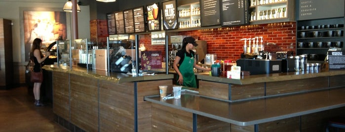 Starbucks is one of Orte, die jake gefallen.