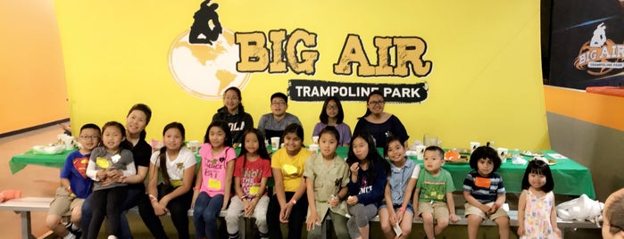 Big Air Trampoline Park is one of สถานที่ที่ Lisa ถูกใจ.
