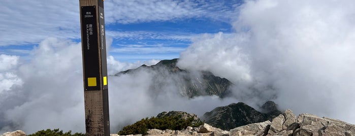 唐松岳 is one of Mountains.