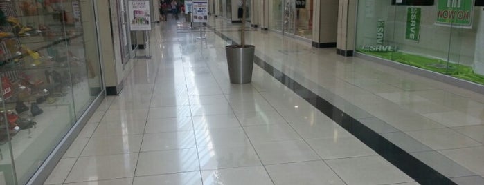 Randridge Mall is one of Kim : понравившиеся места.
