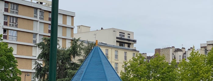 Square de la Folie-Regnault is one of Hotspots Wifi Orange - Les Parcs Parisiens.