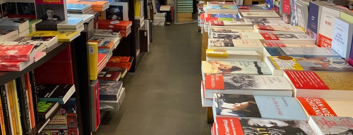 Comme un Roman is one of Mes librairies.