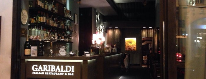 Garibaldi Italian Restaurant & Bar is one of สถานที่ที่ Bella ถูกใจ.