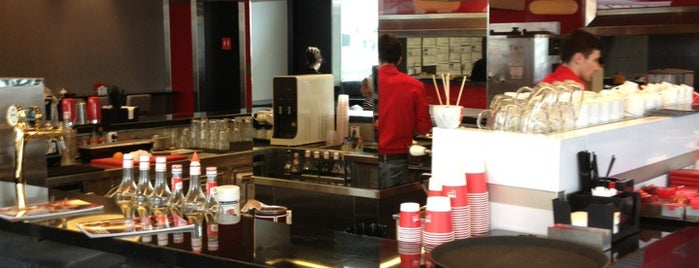 Red. Espresso Bar is one of Denis 님이 저장한 장소.