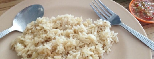 Hainan Chicken Rice Stall is one of Posti che sono piaciuti a Artemy.