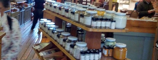 Savory Spice Shop is one of Usaj'ın Beğendiği Mekanlar.