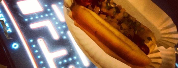 Crif Dogs is one of Bons plans NYC.