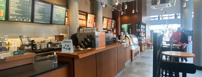 Starbucks is one of RizaL 님이 좋아한 장소.