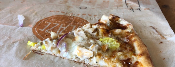 Blaze Pizza is one of Claireさんのお気に入りスポット.