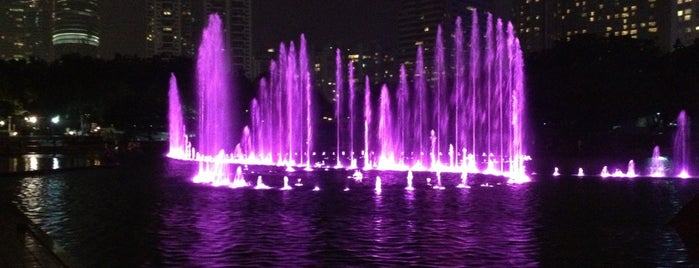 Water Fountains KLCC is one of Rona-Rona Kuala Lumpur Best Visit.