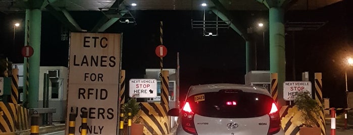 SLEX - Sta. Rosa Toll Gate is one of My everyday route.