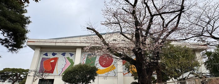 玉川小学校 is one of 世田谷の公立小学校.