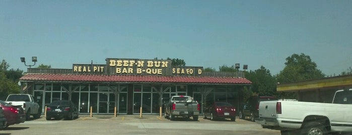 Beef And Bun is one of BBQ Spots.