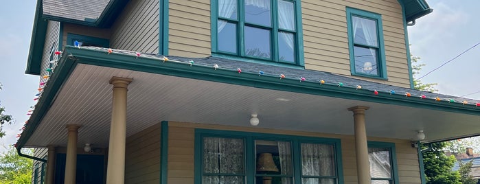 A Christmas Story House & Museum is one of Lugares guardados de Lizzie.