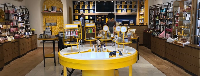 L'Occitane en Provence is one of Streets at Southpoint.