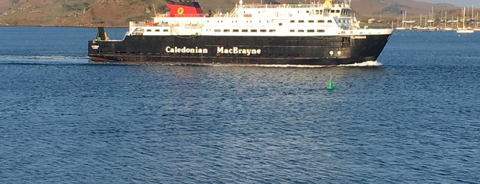 Isle of Mull Ferry is one of Locais curtidos por John.