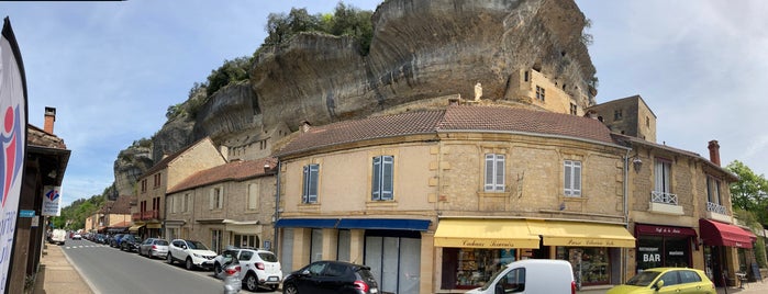 Les Eyzies-de-Tayac-Sireuil is one of John : понравившиеся места.