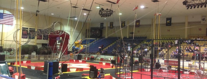Shriner Circus is one of Lugares favoritos de BECKY.