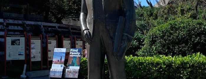 Joseph B Strauss Statue is one of SF Statues.