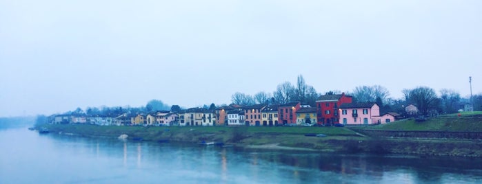 Lungo Ticino is one of Pavia.