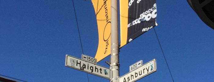 Haight Ashbury Vintage is one of Sam's tips til San Francisco.