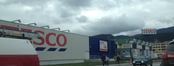 Tesco Hypermarket is one of Locais curtidos por Iveta.