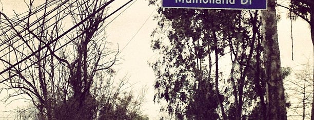 Mulholland Drive is one of Los Angeles.
