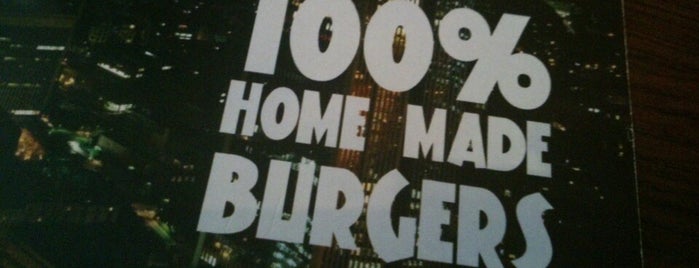 Heroes Premium Burgers is one of Lugares guardados de Paul.