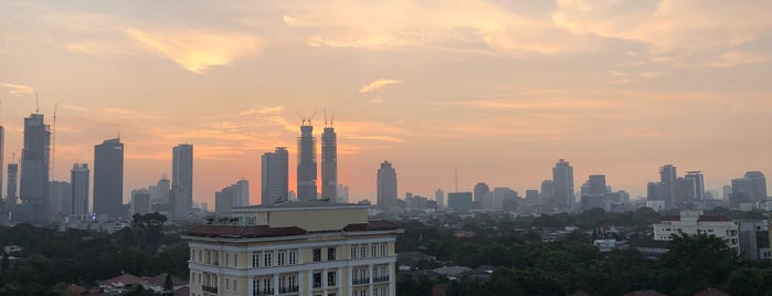 La Vue Rooftop & Bar is one of Jakarta Rooftop Bars.