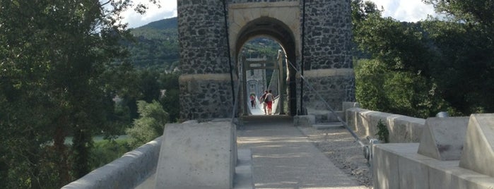 Vieux pont de Rochemaure is one of France.