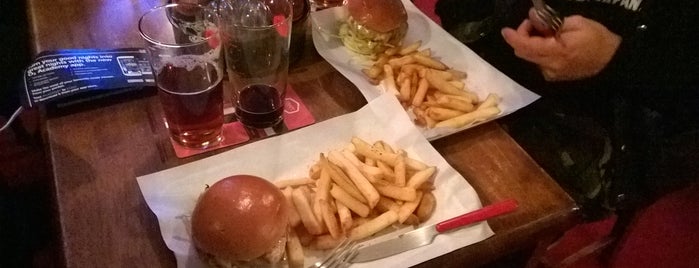 Forty Burgers @ Craft Beer Co. is one of Posti che sono piaciuti a Angelo.