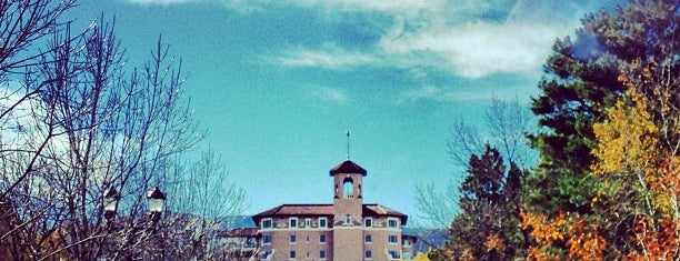 Broadmoor International Center is one of สถานที่ที่ Murat ถูกใจ.