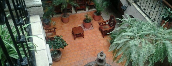 Don Quijote Hotel Plaza is one of Hoteles en el Centro.