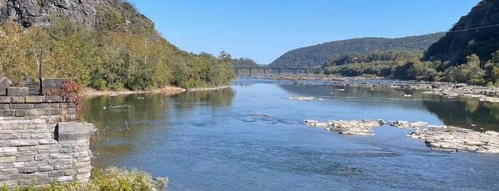 The Point at Harpers Ferry is one of Mike'nin Kaydettiği Mekanlar.