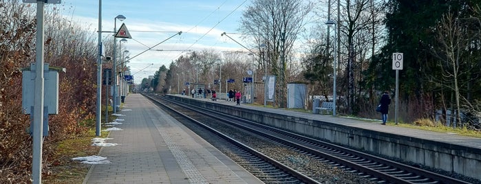 S Leienfelsstraße is one of München S-Bahnlinie 4.