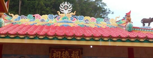 Vihara Tri Dharma Bumi Raya Pemangkat is one of Pemangkat Spot.