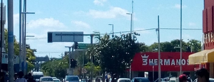 Av Benito Juarez (Main Road) is one of Yoshua : понравившиеся места.