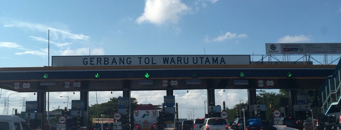 Gerbang Tol Waru Utama is one of Sda.. Sda.. & seterusnya ^^.