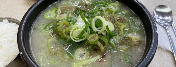 영동설렁탕 is one of Seoul Food.