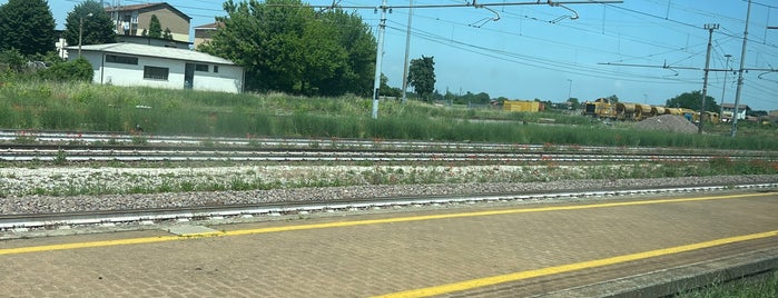 Stazione Voghera is one of ariete.