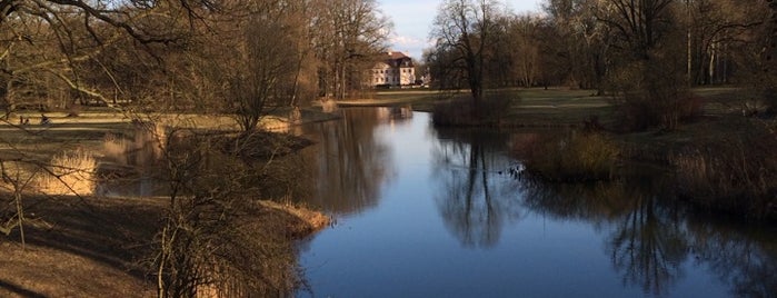 Schloss Branitz is one of สถานที่ที่บันทึกไว้ของ Architekt Robert Viktor Scholz.