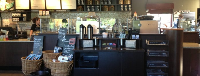 Starbucks is one of Lugares favoritos de Lamya.