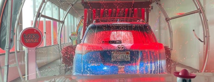 Super Express Car wash is one of สถานที่ที่ Alejandro ถูกใจ.