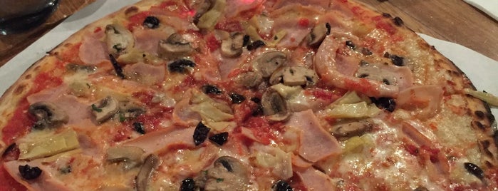 Peperino Pizza Italiana is one of Değişik Kafeler İzmir.