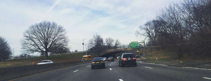 Southern State Parkway - Exit 17 is one of Long Island highways and crossings.