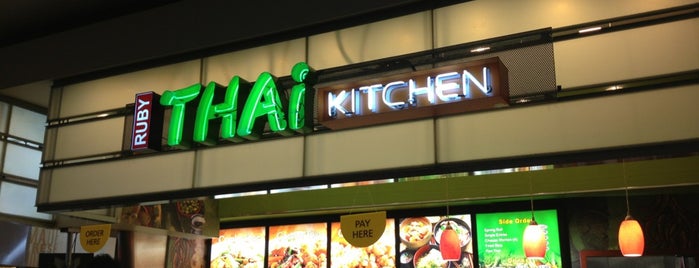 Ruby Thai Kitchen is one of Orte, die JàNay gefallen.