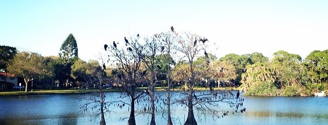 Lake Pasadena is one of Lugares favoritos de Jennifer.