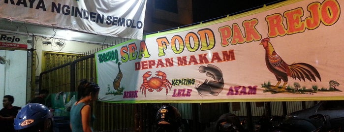 Sari Laut Cak Rejo is one of Culinary of Surabaya.