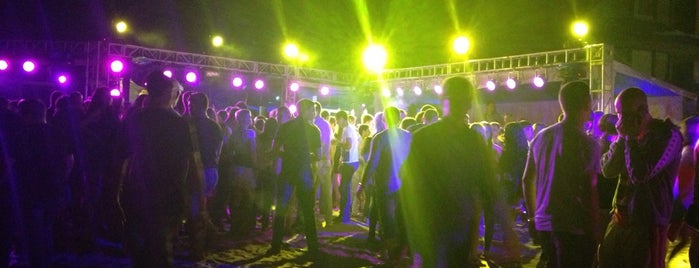 Sunset Bar is one of Ночные клубы Волгограда и Волжского.
