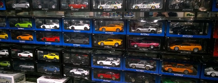 Autoart AA Collection is one of Shops.